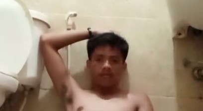 Filipino Twink Jerk Off in Bathroom - FLESHLAB Exclusive