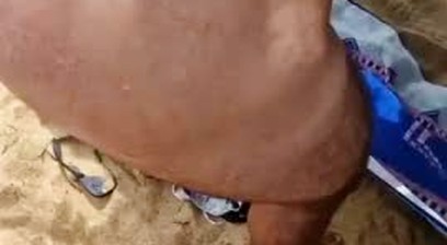 Esse safado me fez leitar muito na praia
