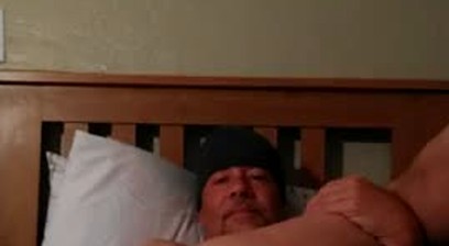 duaneericxxx plays with his toy