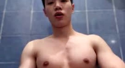 SG boy jerking and pissing