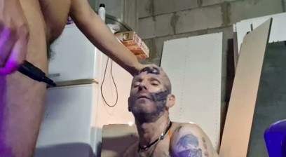 Sottomesso e sfregiato troia rumena