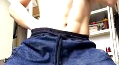 Chinese bottom show off