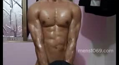 Chinese gym guy cumshot
