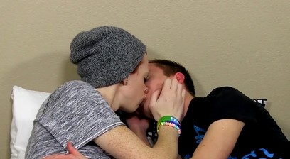 Glam Rocker Elijah Young Bareback Fucks Inked Skyler Evans