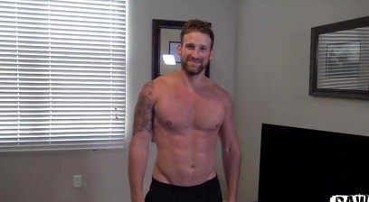 Bodybuilder Logan Carter Jerks off his Massive Cock
