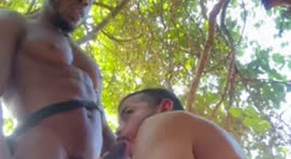 Negão Cherr Brown me comeu no mato na trilha