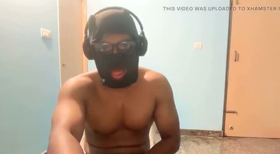 Indian techie masturbating while watching porn and cuming in the end