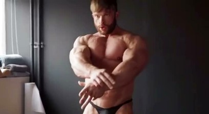 Andy Scott Sexy Posing
