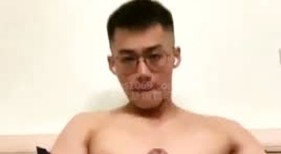 Chinese gym guy cumshot