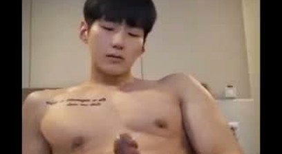 Korea - Ai nói trai Hàn cu bé