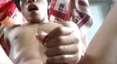 Jerking in an abandoned hut 💦🍆