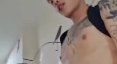 Vietnamese - Anh Top chợ lớn tatoo đẹp zai boy slim hàng chà bá cân 2 em 1 lúc