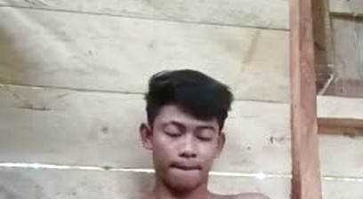 Sixpack guy wank and play his hole