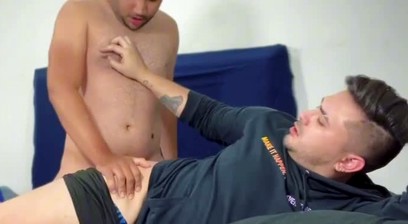 My straight friend gets hot in the morning after spending the night at my house and decides to try