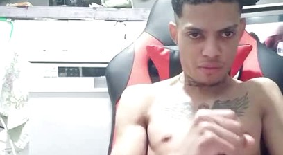 BRAZILIAN GUY MASTURBATING LIVE
