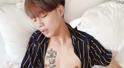 Thai twin get fucked
