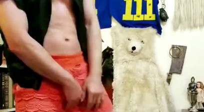 Hot cosplayer needs your cum