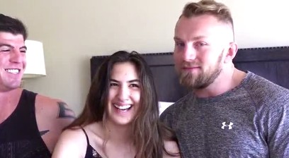 Robbie has 1st bisexual debut