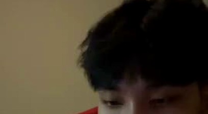 Vietnamese Boy Livestream  Outdoor