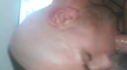 Sug pula si o iau in cur in dusmanie