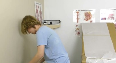 Elis eats it