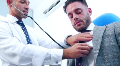 Handsome doctor Vadim Romanov anal and raw breeds Manuel Reyes