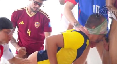 9 Caninos 🍆💦 VS 1 Bottom 🍑