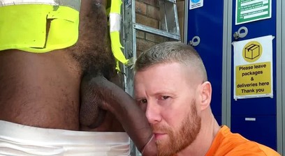 Hot BBC Toblerone fucks Tradesman