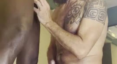 hugot 93 chupando rabo y corrida en mi boca