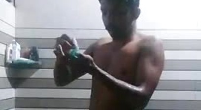 Shithin Shower Show Play