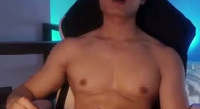 Asian boy hadjob
